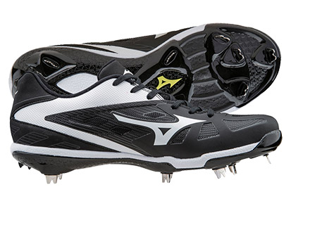 Mizuno Mens Heist IQ Low Metal Cleats